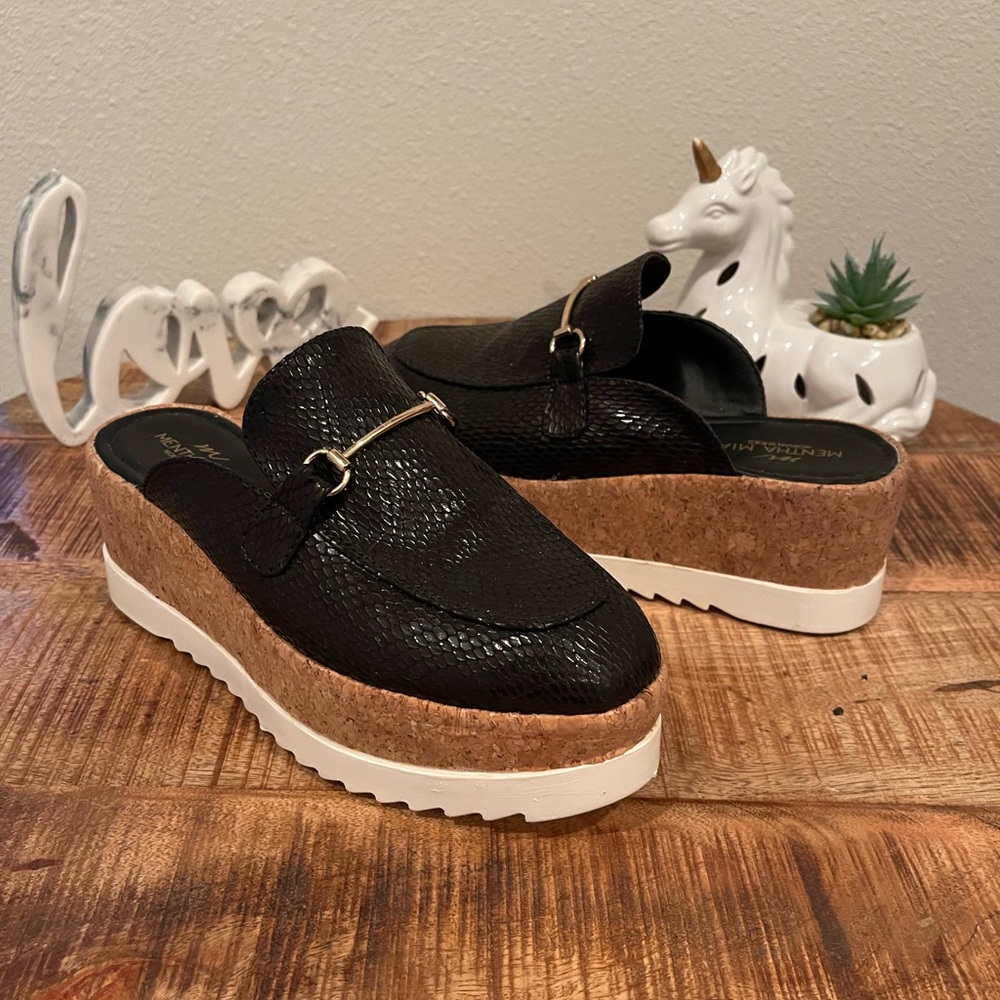 Shoes, size 7